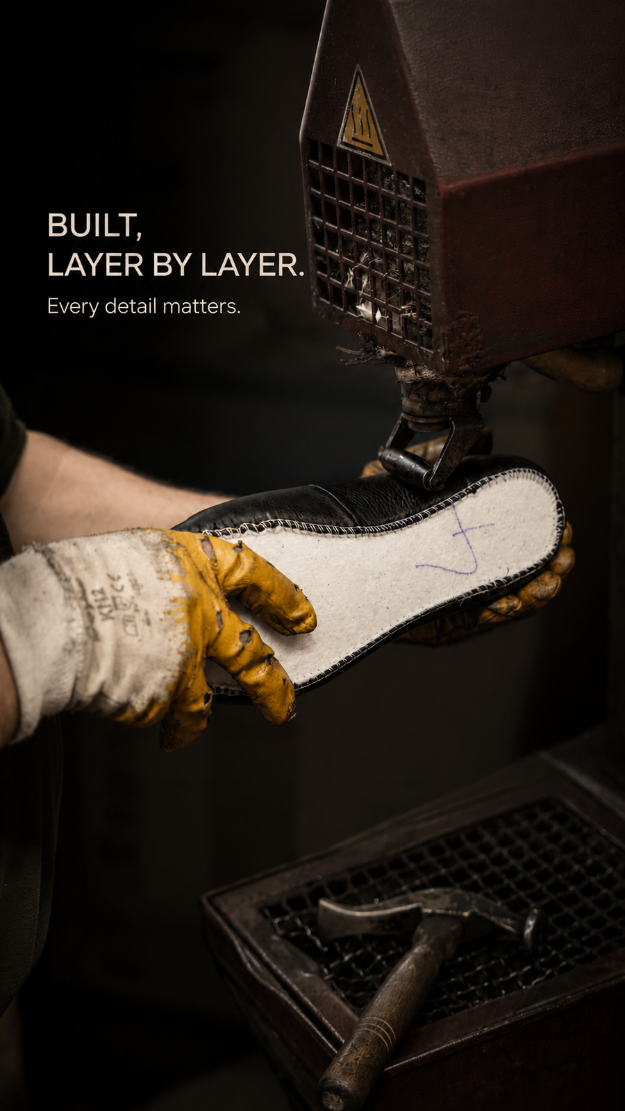 Shoe sole construction at a production machine